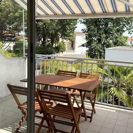 Duplex - Beaches And Center Within Walking Distance - Private Garage Royan