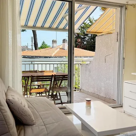 Duplex - Beaches And Center Within Walking Distance - Private Garage