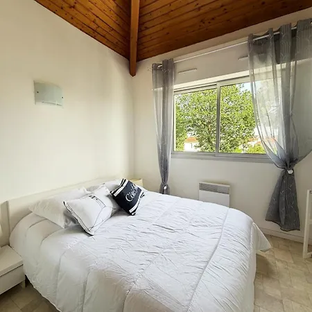 Duplex - Beaches And Center Within Walking Distance - Private Garage * Royan